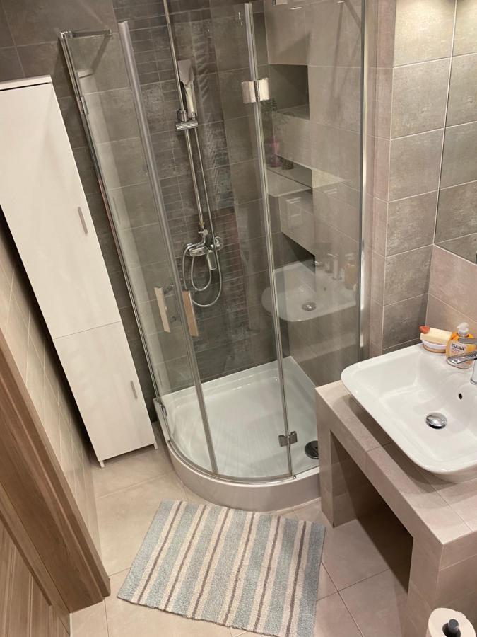 Dyrekcyjna Apartment Wroclaw Ngoại thất bức ảnh